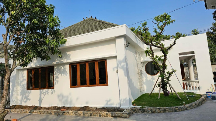 Căn nhà của Việt Trinh đẹp như resort khiến nhiều người xuýt xoa.