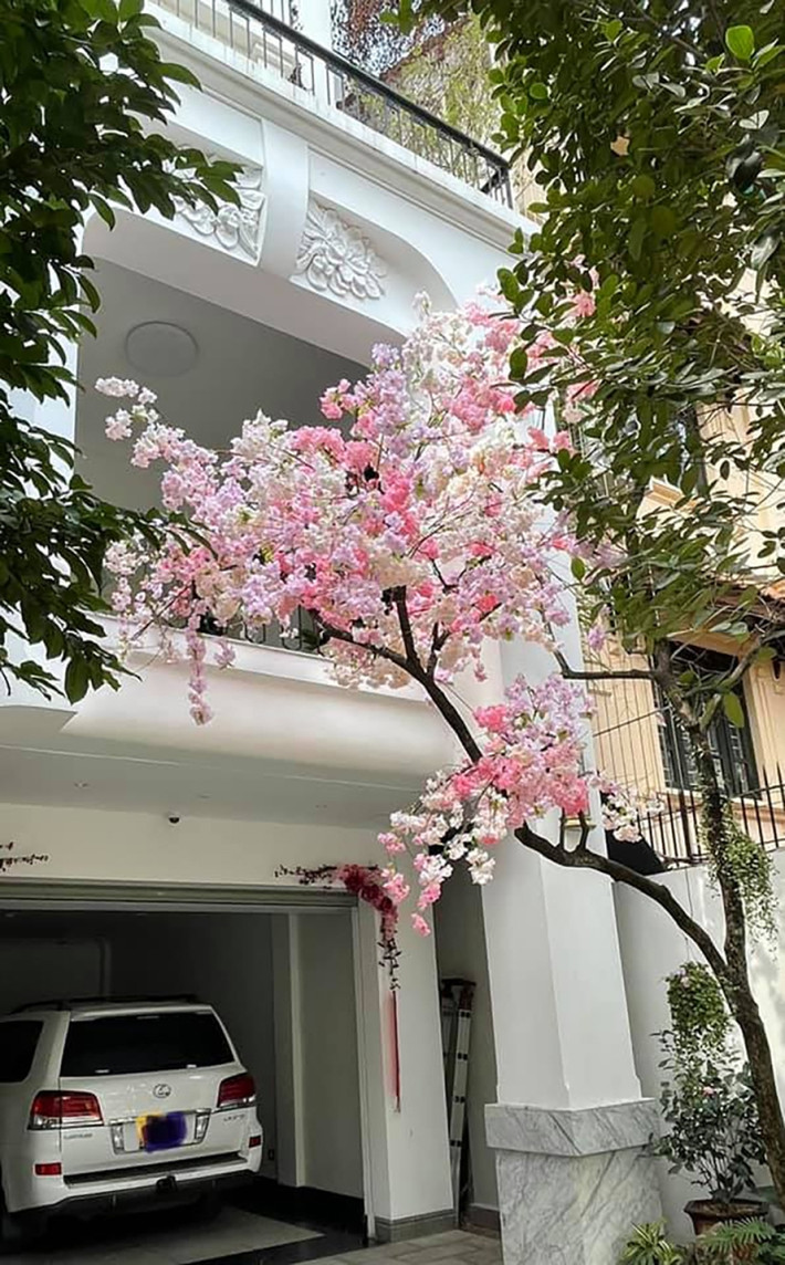 Ngoài công việc, Hoa hậu Nguyễn Thị Huyền tận hưởng cuộc sống bình yên, thư thái trong biệt thự rộng rãi ở Hà Nội.