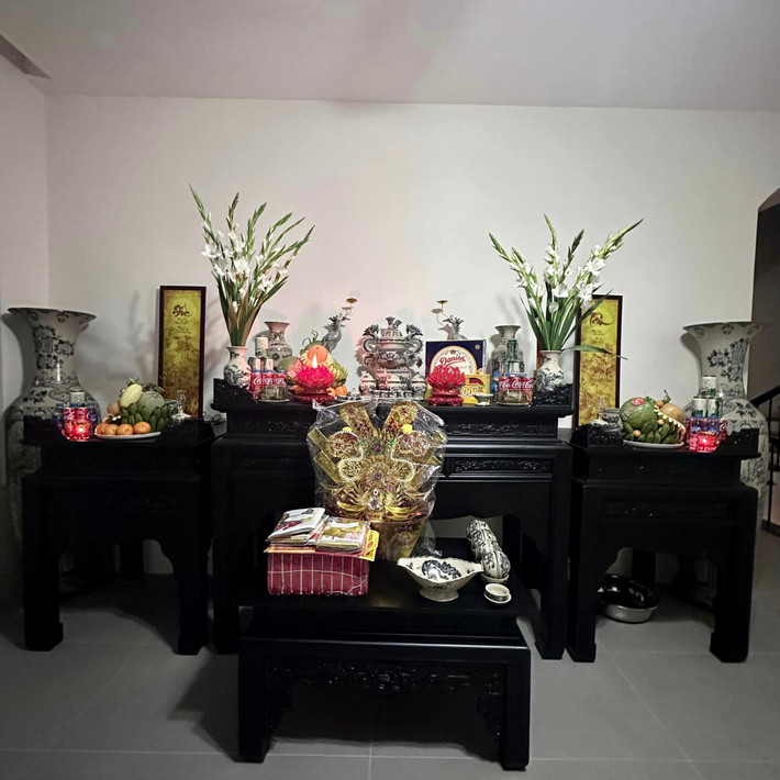 Ban thờ gia tiên những ngày Tết.