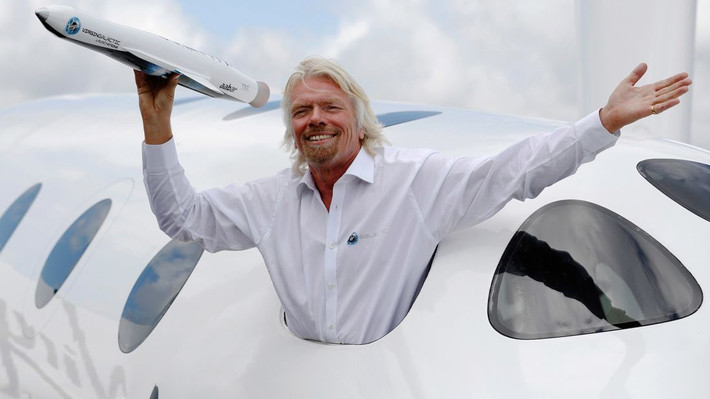 Vũ khí bí mật của Branson đề cập tới chính là cuốn sổ tay cũ luôn đi cùng ông tới bất cứ đâu. Richard Branson thường viết ra giấy những điều cần phải ghi nhớ. Ảnh: BI