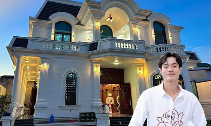 Biệt thự của Văn Toàn mang kiến trúc tân cổ điển, diện tích 270 m2 mỗi sàn.