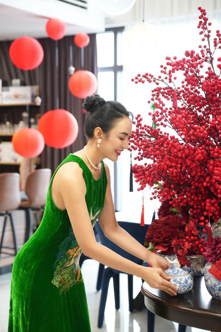 Mọi góc trong căn nhà được phủ lên màu sắc mới vô cùng rực rỡ.