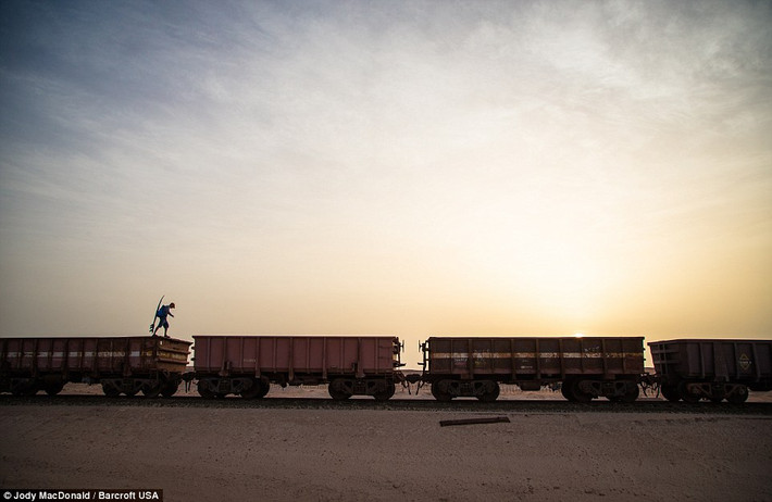 Nhiếp ảnh gia Jody đã có kinh nghiệm 8 chụp ảnh chuyên nghiệp trước khi tham gia hành trình khám phá sa mạc Sahara.
