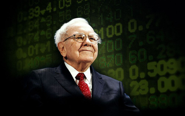 Năm 2006, Buffett cam kết sẽ cho đi 85% số tài sản của mình. Đáng chú ý, nhà đầu tư huyền thoại này hiện vẫn sử dụng điện thoại nắp gập Nokia.