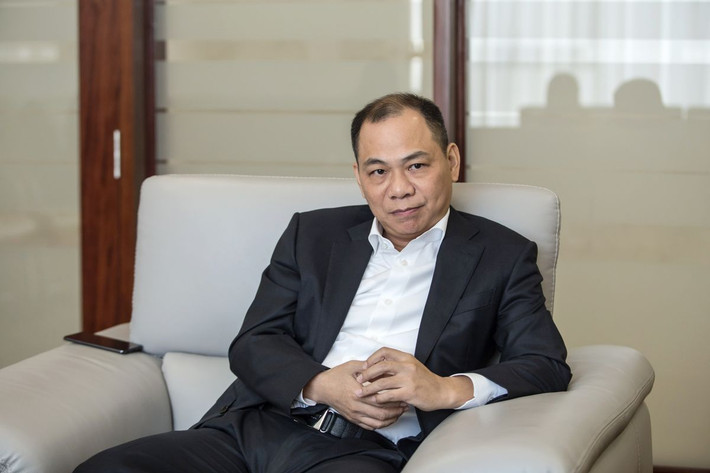 Ông Phạm Nhật Vượng được xem là tỷ phú đầu tiên của Việt Nam được Forbes bình chọn vào danh sách những tỷ phú USD thế giới vào năm 2013 với tổng tài sản thời điểm đó vào khoảng 1,5 tỷ USD. Hiện, theo ước tính của Forbes, Chủ tịch Tập đoàn Vingroup sở hữu 5,9 tỷ USD.