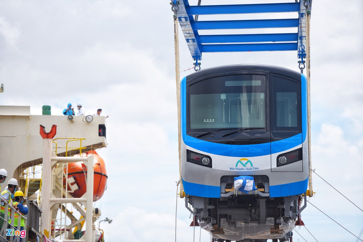 Tàu metro sẽ được chạy thử theo 3 giai đoạn. Bước đầu, tàu chạy thử trên đoạn Bình Thái - depot Long Bình (quận 9); kế đến là từ ga Bình Thái đến ga Văn Thánh (quận 2). Đến đầu năm 2021, tàu chạy thử giai đoạn cuối từ ga Văn Thánh đến ga Bến Thành (quận 1).
