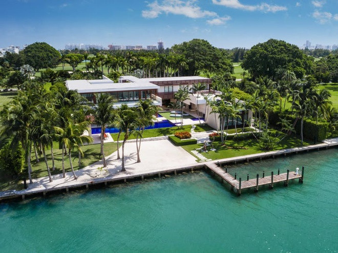 Một căn biệt thự khác ở Indian Creek đã lập kỷ lục tại thành phố Miami khi được bán vào tháng 2 năm ngoái với giá 50 triệu USD.