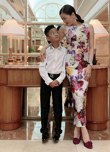 Bởi thế, ngay từ khi còn nhỏ, Kỳ Anh đã rất cùng ngoan ngoãn và chẳng hề nghịch ngợm, quậy phá nhiều dù là con trai.
