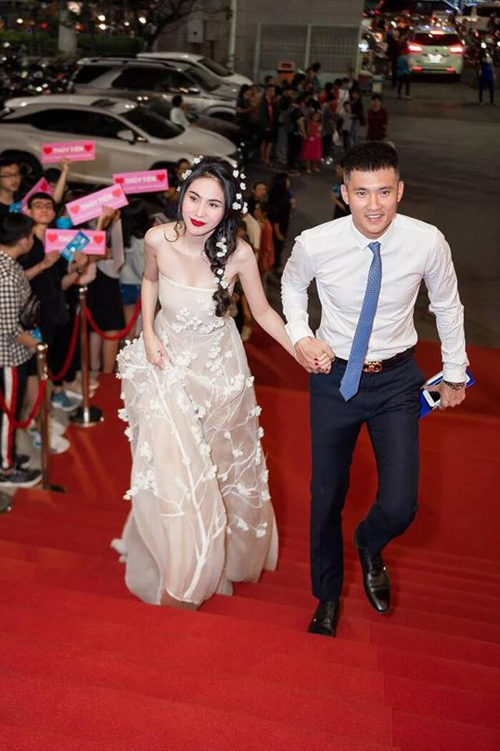 Thủy Tiên - Công Vinh được xem là cặp đôi trai tài gái sắc của showbiz Việt. Sau nhiều năm chung sống, cả hai đã xây dựng được một khối tài sản đáng kể.