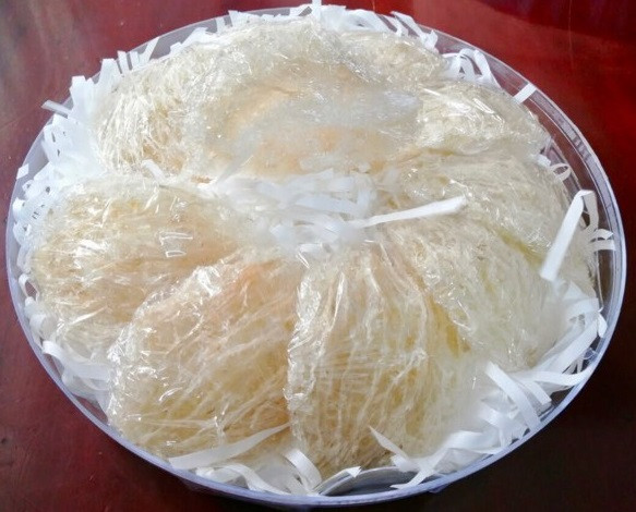 Thông thường, giá 1kg tổ yến đảo sẽ dao động từ 70 - 100 triệu đồng. Thậm chí một số sản phẩm có màu sắc hiếm, chất lượng cao sẽ còn đắt gấp đôi. Ảnh: Internet.