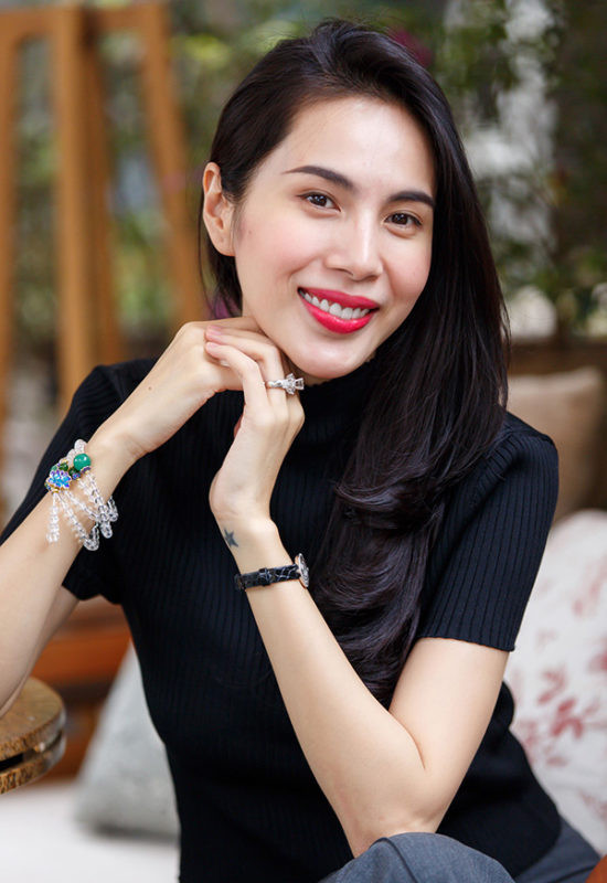 Tháng 11/2017, Thủy Tiên thành lập Công ty TNHH Media Ball, có trụ sở tại D18 đường 5A, khu dân cư Tân Hưng, phường Tân Hưng, quận 7 (TP.HCM) với vốn điều lệ 20 tỷ đồng.