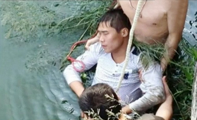 Chú rể là Kang Hu (33 tuổi) và cô dâu là Na Sung (30 tuổi).