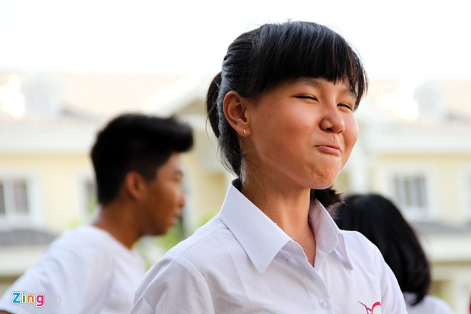 Ông Nguyên Phước Thành, bố Phương cho biết, ông rất vui vì con gái có môi trường học tốt. Sau khi đưa con lên TP HCM nhập học, ông trở về Trà Vinh. "Dù nhớ và thương con nhưng tôi cùng gia đình yên tâm khi nhìn thấy con được mọi người quan tâm, giúp đỡ", ông chia sẻ.