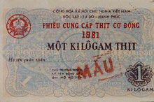 Trung bình, mỗi người dân được tiêu chuẩn 1,5 lạng thịt/tháng, cán bộ nhà nước được cao hơn, từ 3-5 lạng/tháng tùy cấp bậc. Ảnh: GDVN.