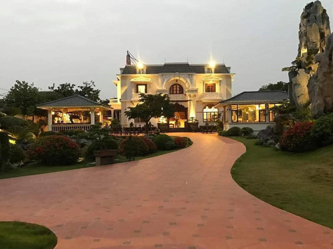 Theo Báo dân sinh, mới đây một căn biệt thự vườn tại thành phố Nam Định được rao bán trên loạt nhóm bất động sản Facebook với giá 20 tỷ đồng thu hút sự chú ý của nhiều người. Ảnh: Khắc Thành