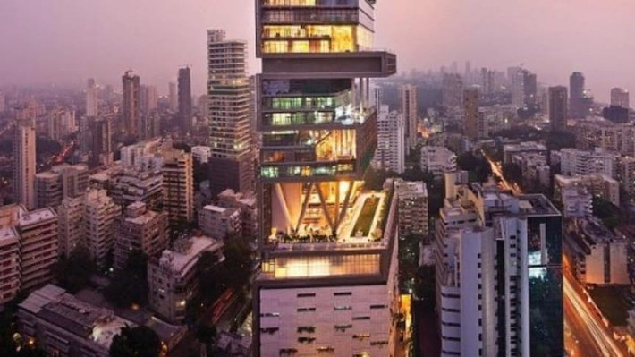 Tỷ phú Ấn Độ Mukesh Ambani mạnh tay chi ra 1 tỷ USD để xây dựng tòa nhà chọc trời 27 tầng với rạp chiếu phim, bãi đỗ trực thăng,...