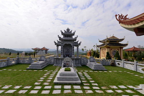 Nhiều phần mộ có địa thế đẹp, nằm trên đồi cao nhất, phong thủy đẹp.