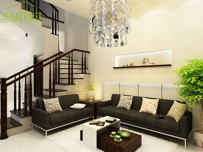 Phòng khách thoáng đãng với cây xanh. Ảnh: Land24.