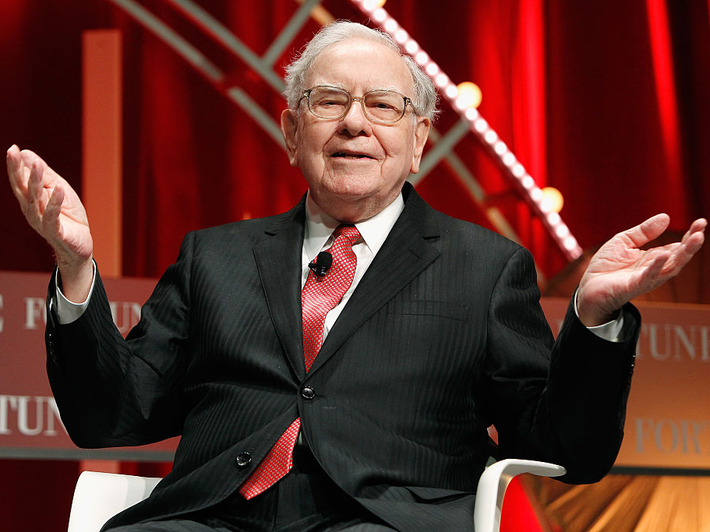 Suốt hơn 50 năm qua, tỷ phú Warren Buffett - CEO của Berkshire Hathaway không bao giờ thưởng thức một bữa sáng nào có giá hơn 4 USD. Bữa sáng đắt nhất của Warren Buffett chỉ có giá hơn 3 USD.