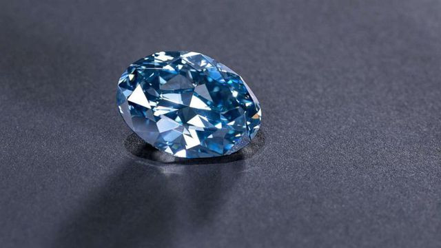 Botswana vừa công bố một viên kim cương màu xanh Okavango Blue, vượt qua cả độ tinh khiết của viên kim cương Hope.