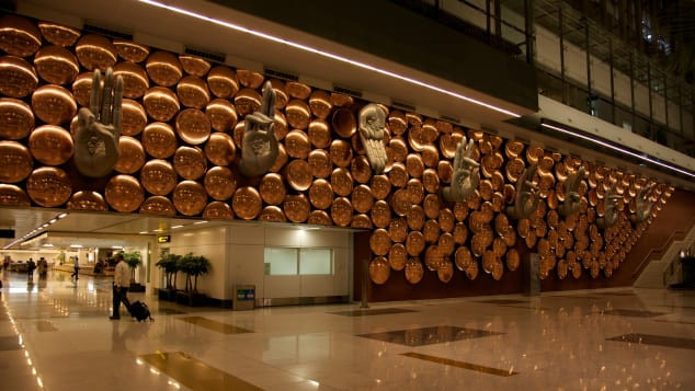 Sân bay quốc tế Indira Gandhi tại Delhi (Ấn Độ) trở thành thị trường hàng không lớn thứ 3 thế giới vào năm 2018. Đây cũng là sân bay nhộn nhịp nhất Ấn Độ và thứ 12 thế giới.