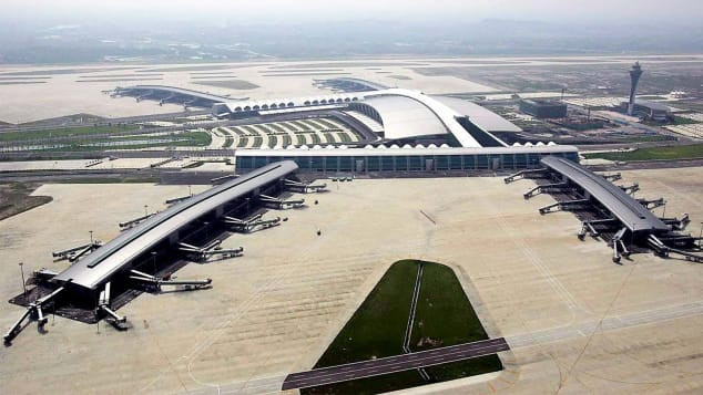 Sân bay quốc tế Guangzhou Baiyun đi vào hoạt động năm 2004 để phục vụ nhu cầu của tỉnh Quảng Đông, Trung Quốc. Guangdong Biayun là sân bay nhộn nhịp thứ 3 tại Trung Quốc và thứ 13 của thế giới.
