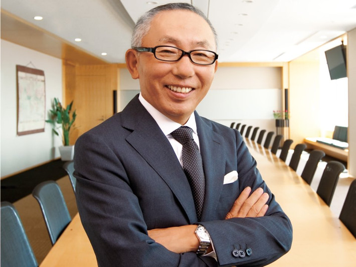 Theo danh sách 50 người giàu nhất Nhật Bản được Forbes công bố mới đây, tài sản của ông Tadashi Yanai (người sáng lập kiêm CEO của Fast Retailing - công ty mẹ của hãng thời trang Uniqlo) là 24,9 tỷ USD, tăng 5,6 tỷ USD so với năm ngoái.