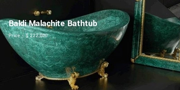 Thân bồn tắm chế tác từ một loại đá quý hiếm màu ngọc lam và phần chân làm từ vàng 24 carat. Ảnh: Successstory.