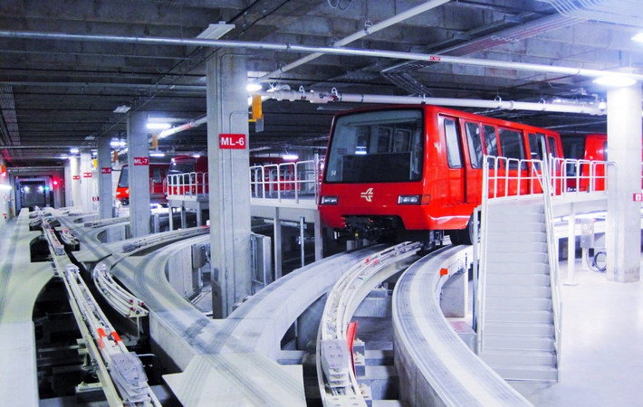 Đặc biệt, trong sân bay Harsfield-Jackson còn có tàu trung chuyển với đường ray dài hơn 4km kết nối các nhà ga và phòng chờ. Ảnh: Field Service.