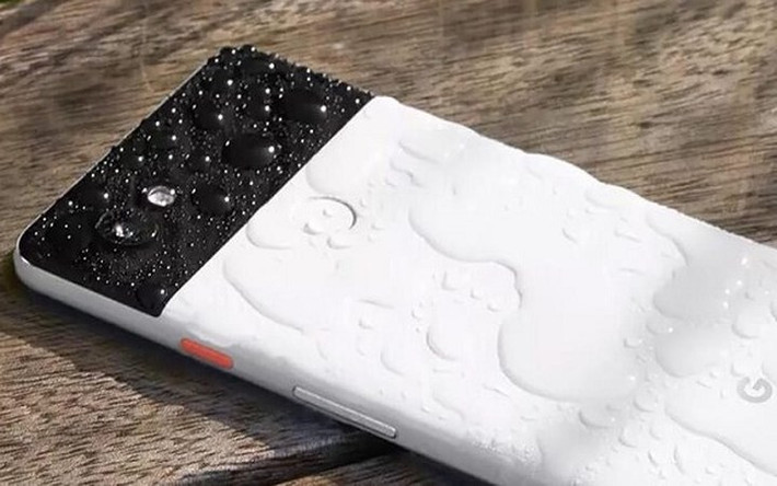Trong năm 2017, Google cho ra mắt chiếc smartphone thứ 4 là Google Pixel 2 XL với khả năng chịu nước ở độ sâu 1m trong 30 phút.
