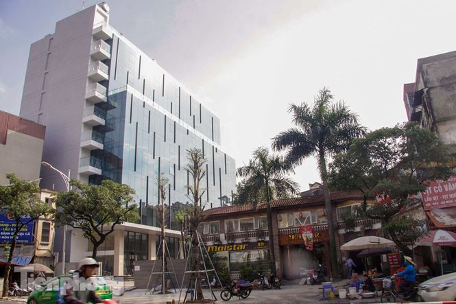 Dự án Xây dựng trụ sở văn phòng làm việc và cho thuê tại số 19 Lê Thanh Nghị (quận Hai Bà Trưng) do Công ty Cổ phần Đầu tư phát triển và Xây dựng Ba Đình làm chủ đầu tư cũng vừa bị Hà Nội công khai chấm dứt hoạt động do chậm triển khai. Thế nhưng, hiện nay trên khu đất này lại "mọc" lên một tòa nhà cao tầng có tên là Ba Đình Office.