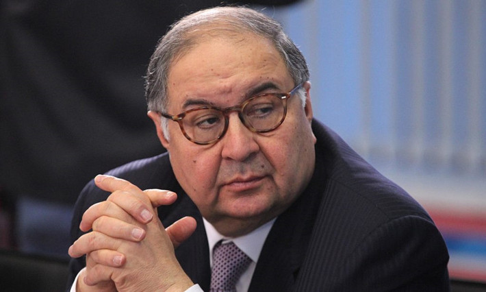 Alisher Usmanov Tổng tài sản: 13 tỷ USD Tỷ phú Usmanov điều hành một trong những tập đoàn điện thoại lớn nhất xứ sở bạch dương. Công ty USM Holdings của Usmanov nhận được hợp đồng cung cấp Internet và cơ sở hạ tầng viễn thông trị giá 680 triệu USD cho 11 sân bóng cũng như đại bản doanh của 32 đội.