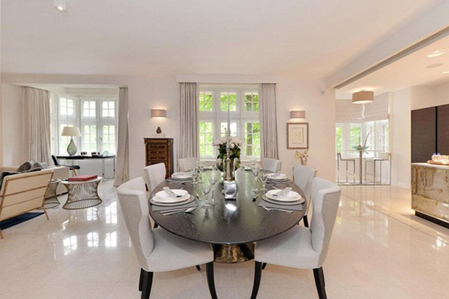 Những căn nhà cao cấp tại London thường có mức giá 5 triệu bảng Anh (khoảng 144,5 tỷ VNĐ). Hầu hết khách hàng là những doanh nhân giàu có đến từ Châu Á, Châu Phi.