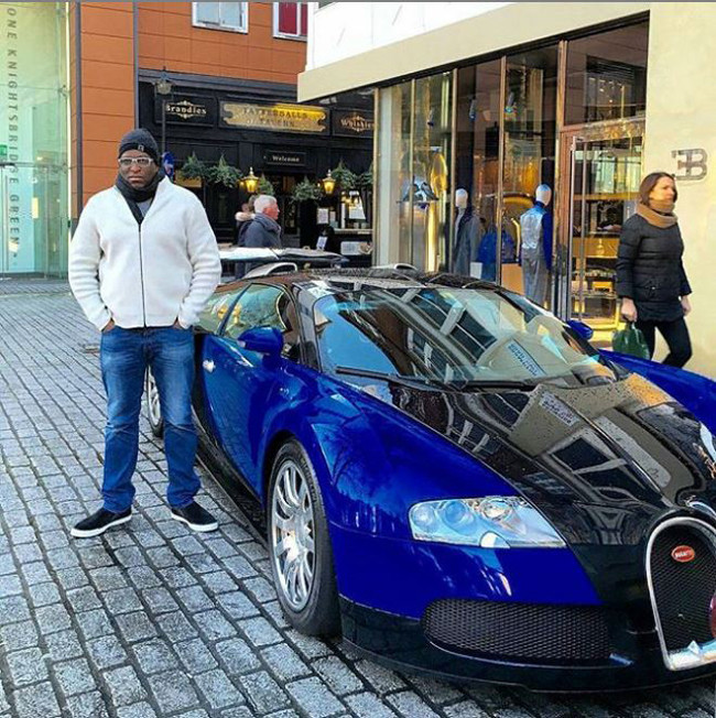 Dùng siêu xe để dạo phố với “tụi rich kids” chẳng có gì là lạ.