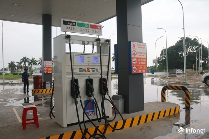 Trạm xăng được thiết kế hiện đại, tránh xung đột giao thông giờ cao điểm. Trang thiết bị lắp đặt được nhập khẩu từ Nhật Bản.