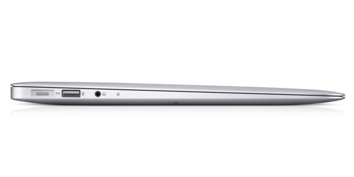 5. Một trong những tính năng tốt nhất của Apple là bộ sạc MagSafe, dạng phích cắm từ hóa bảo đảm thiết bị của bạn không bị rơi nếu có lỡ bị vướng dây. Thế nhưng ở MacBook mới, cổng sạc này bị thay thế bởi cổng USB-C.