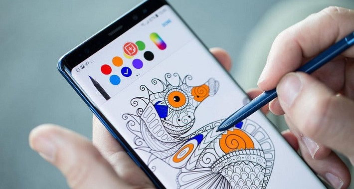 Hỗ trợ các ứng dụng bên thứ ba - Samsung đã phát hành mã nguồn SDK của bút S Pen cho phép các nhà phát triển tích hợp thêm nhiều chức năng khác nhau lên các ứng dụng riêng của họ. Qua đó, S Pen sẽ có thể được tích hợp thêm nhiều tính năng mới, sử dụng trong các trình chỉnh sửa ảnh, video hoặc ngay trong các trò chơi.