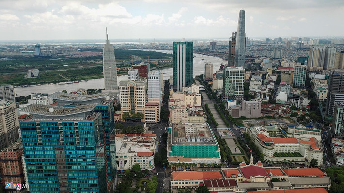 Nằm ở giữa quận 1, TP.HCM với vị trí đắc địa, giá trị kinh tế của con đường Đồng Khởi đang tăng lên một cách chóng mặt.