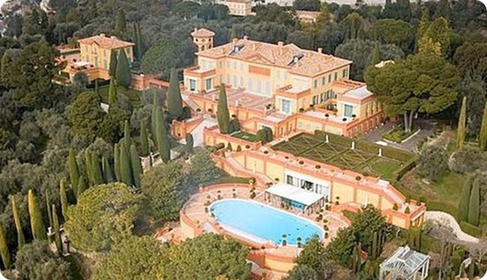 Biệt thự Villa Leopolda, Cote D’Azur, Pháp có giá 506 triệu USD. Biệt thự được xây bởi Vua Leopold II của Bỉ vào năm 1902. Sau đó tỷ phú người Nga Mikhail Prokhorov đã mua lại biệt thự này.