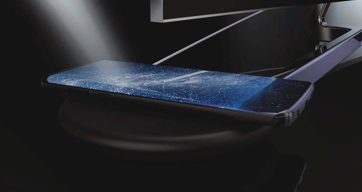 Đây là thiết bị đánh dấu cột mốc 10 năm phát triển của dòng Galaxy S, vì vậy nó được kì vọng sẽ tạo nên một bước đột phá mới cho Samsung.