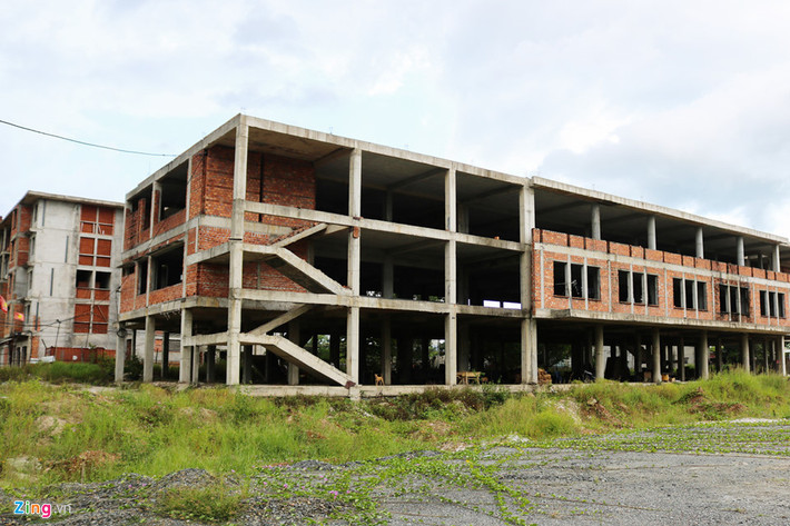 Năm 2003, UBND TP Đà Nẵng khởi công dự án nhà ở cho công nhân tại phường Hòa Hiệp Nam (quận Liên Chiểu, TP Đà Nẵng). Dự kiến, năm 2012, dự án hoàn thành và giải quyết chỗ ở cho hàng nghìn công nhân các khu công nghiệp trên địa bàn quận Liên Chiểu.