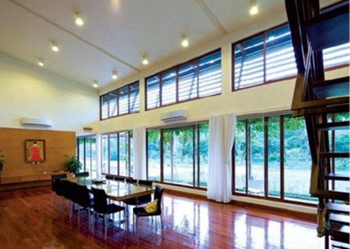 Chính xác là vào năm 2001, vợ chồng ca sĩ Mỹ Linh nhận chuyển nhượng gần 12.700m2 đất của ông Đỗ Xuân Lâm (nguyên công nhân lâm trường Sóc Sơn).