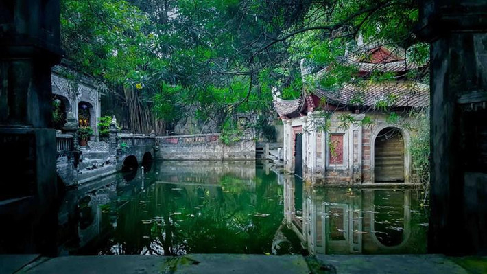 Trải qua 15 năm, Việt phủ Thành Chương gần như trở thành một bảo tàng tư nhân với phong cách kiến trúc độc đáo, đậm nét văn hoá dân gian Việt.
