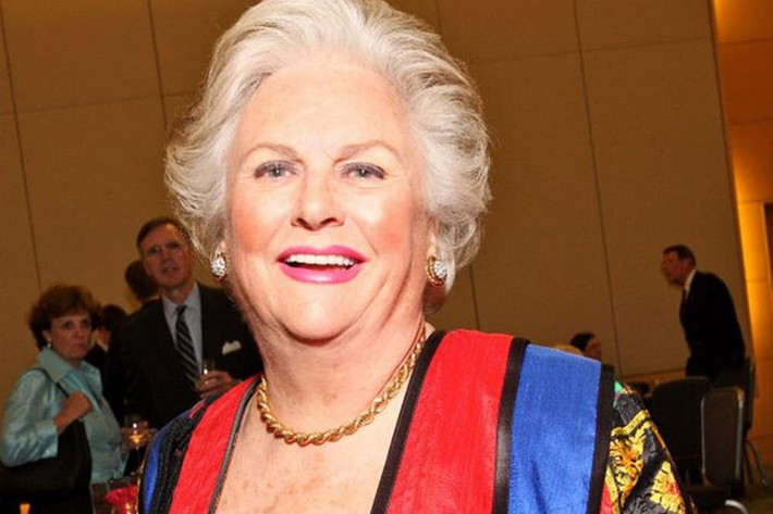 Jacqueline Mars. Tỷ phú đang gặt hái những lợi ích mà ông bà Jacqueline Mars - Franklin Clarence Mars - người thành lập công ty Mars Incorporated để lại. Hiện nay, bà có tài sản ròng khoảng 26 tỷ USD.