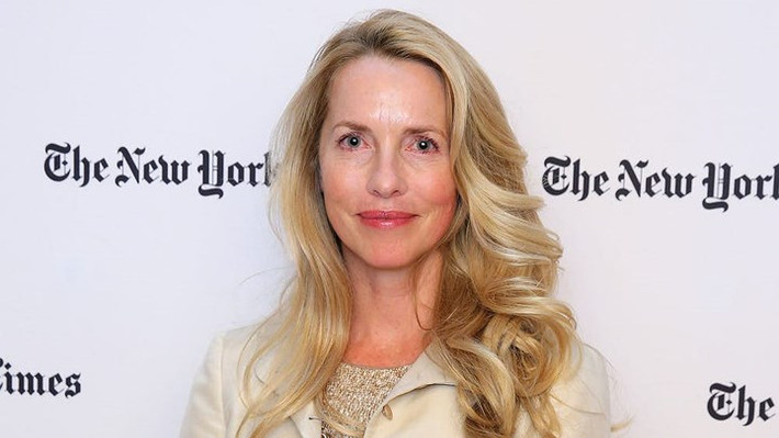 Laurene Powell Jobs. Bạn có thể đoán ra nhân vật này qua họ của cô ấy, Laurene Powell Jobs là góa phụ của Steve Jobs, ngoài việc là đồng sáng lập và cựu Giám đốc Điều hành của Apple Inc. Sau cái chết của chồng, Steve, Laurene thừa hưởng Steven P. Jobs Trust, vốn nắm giữ 7,3% cổ phần trong Công ty Walt Disney và khoảng 38,5 triệu cổ phiếu trong Apple Inc. Hiện nay, cô sở hữu khối tài sản trị giá 20,2 tỷ USD.