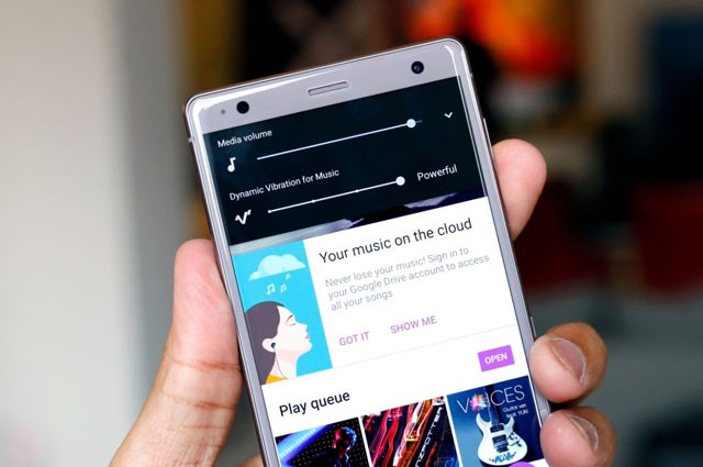 Máy ảnh selfie 5 MP, khẩu độ f/2.2 cho khả năng quay video Full HD. Đáng chú ý, cả máy ảnh trước và sau của Xperia XZ2 được trang bị sẵn trình tạo 3D. Nhờ đó, giờ đây bạn có thể quét hình ảnh chính mình hoặc môi trường xung quanh rồi in ra hoặc chia sẻ ở định dạng 3D trên mạng xã hội.