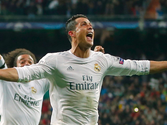 Với hợp đồng khủng tại câu lạc bộ Real Madrid, Ronaldo được trả 61 triệu USD lương và thưởng trong năm ngoái. Nếu Ronaldo rời Madrid, câu lạc bộ tiếp theo sẽ phải trả 1 tỷ USD để có được ngôi sao này.