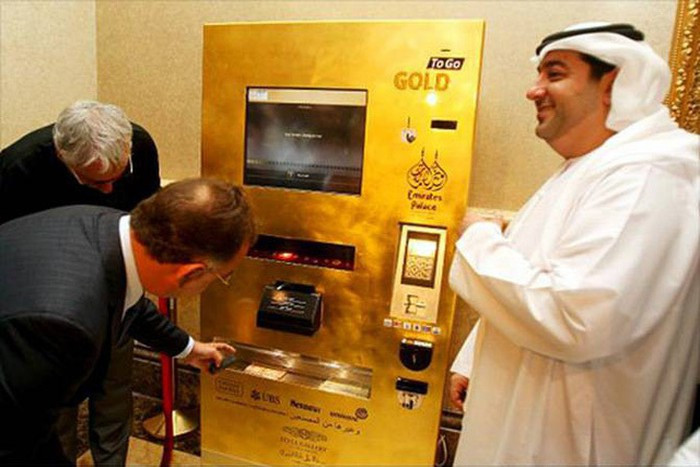 Máy bán vàng miếng tự động cũng là một minh chứng cho độ giàu có của Dubai.