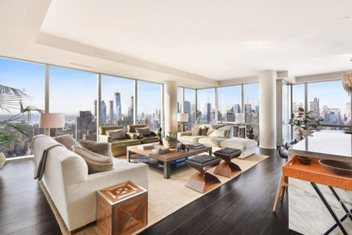 Penhouse xa hoa trong tòa tháp Madison ở Manhattan (New York) có giá khoảng 50 triệu USD. Nơi đây có bể bơi trong nhà rộng lớn và dịch vụ quản gia 24/7. (Ảnh: Therichest).