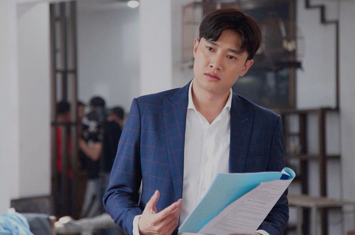 Quốc Trường đã có thái độ cứng rắn, anh đăng một dòng trạng thái đầy tính cảnh báo lên trang cá nhân: "Các nhãn hàng nên có lòng tự trọng, đừng tag vớ vẫn khi Trường đang live với khán giả, mọi người nghĩ Trường đang PR cho nhãn hàng, làm ăn thì hãy bằng năng lực và tâm đức. Đừng hành động thiếu đạo đức như thế". Anh cũng lên tiếng xin lỗi fan. Ảnh: Baophunu.